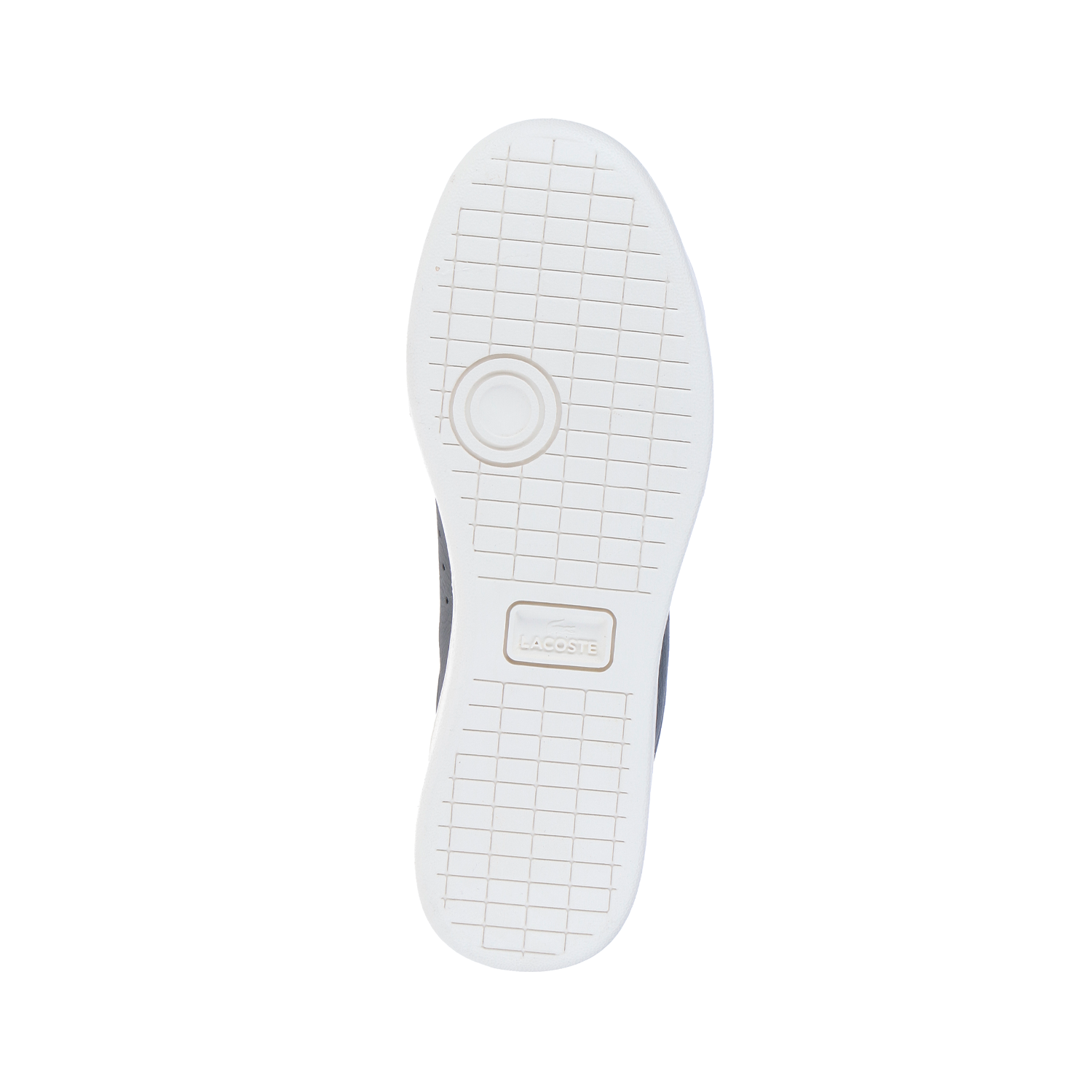 Die Abbildung zeigt die Unterseite einer CARNABY Set 224 2 SMA Sneakersohle von LACOSTE in Dunkelgrau/Off-White mit einem Gittermuster, einem kreisförmigen Muster im vorderen Bereich und einem geprägten Lacoste-Logo in der Mitte.
