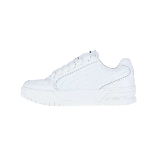 Der PEGADOR Venice Skate Low Off White MN ist ein weißer Low-Top-Sneaker mit dicker Sohle, Schnürverschluss und minimalen Nähten, hergestellt aus hochwertigem Leder und im Seitenprofil auf einem einfarbig weißen Hintergrund abgebildet.