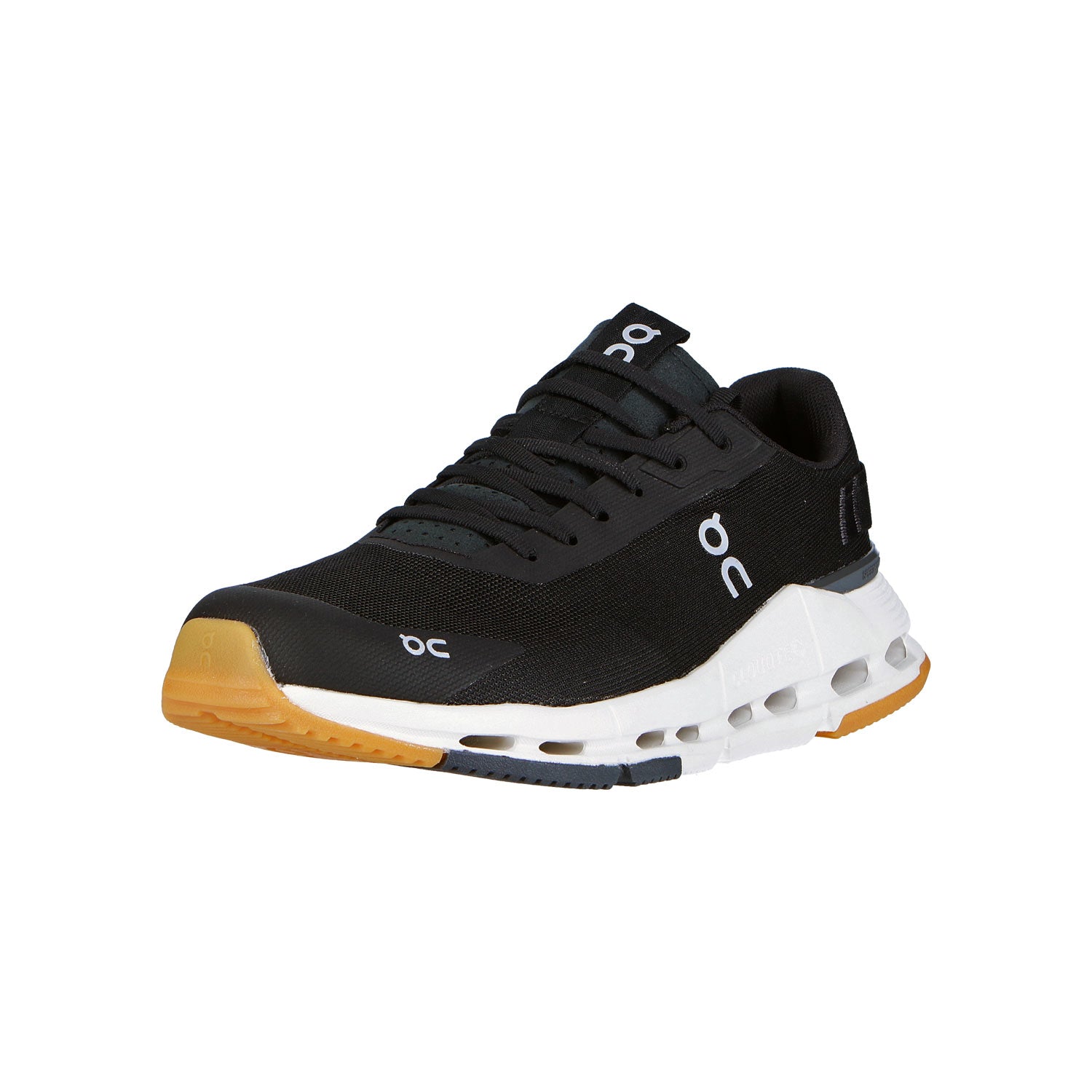 Der On CLOUDNOVA FORM 2 Black/Ivory MN hat weiße und hellbraune Akzente, eine segmentierte weiße Sohle mit sichtbaren Zwischenräumen, schwarze Details und Schnürsenkel sowie das OC-Logo an der Seite und auf der Zunge.