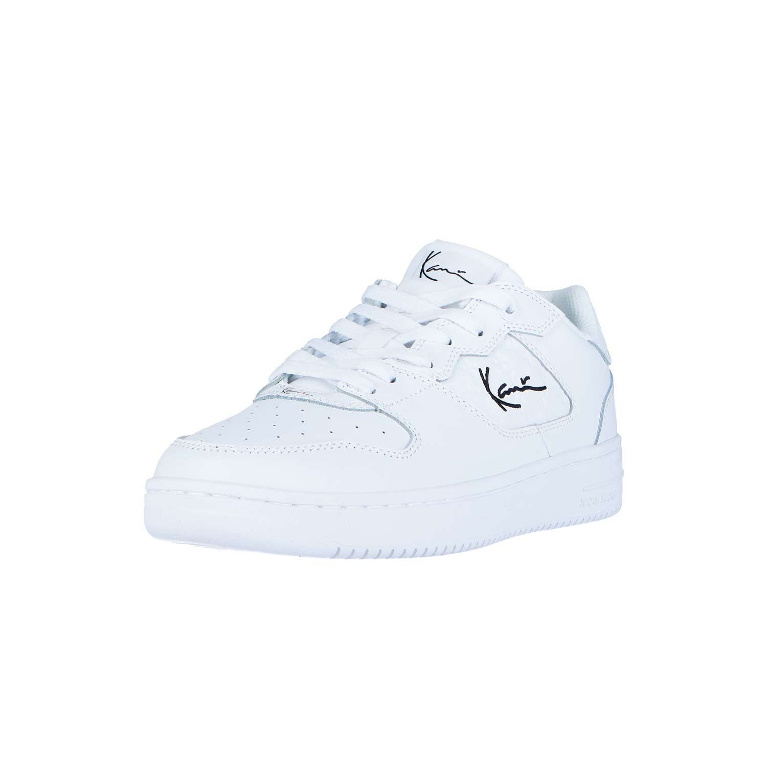 Der 89 Classic WHITE MN von Karl Kani ist ein weißer Low-Top-Sneaker mit weißen Schnürsenkeln und weißer Sohle, der mit einem schwarzen Schriftzug an der Seite und der Zunge versehen ist - ideal für Fans von weißen Schuhen und Urban Styles Agency-Flair.
