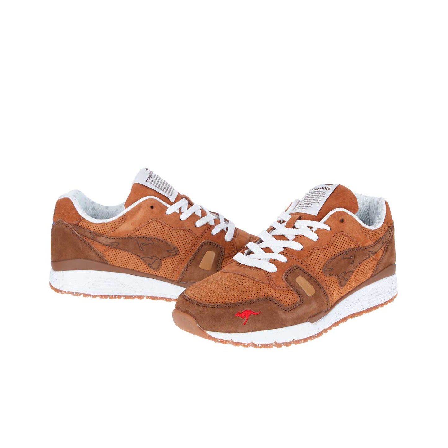Die KangaROOS Omnirun Boxing Roos Brown MN Sneakers sind mit weißen Schnürsenkeln, einer Phylon-Sohle und einem Känguru-Logo an der Seite ausgestattet, das sich von einem schlichten weißen Hintergrund abhebt.