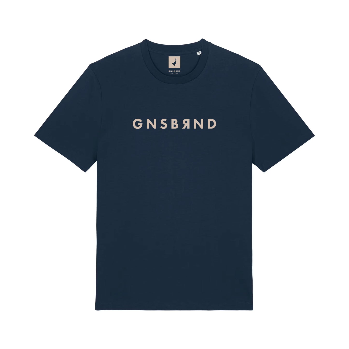 Das GNSBRND Seibotenberg Shirt ist ein navyblaues Unisex-T-Shirt aus weicher Bio-Baumwolle mit hellbeigen Großbuchstaben auf der Brust für einen bequemen, stilvollen Alltagslook.