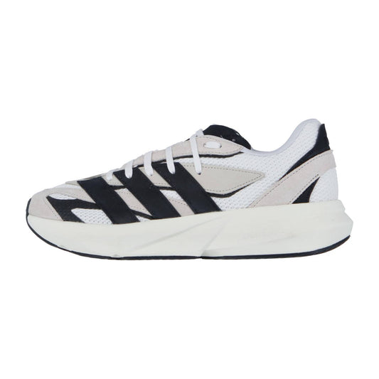 Der adidas LIGHTBLAZE punktet mit atmungsaktivem Mesh, markanten schwarzen Streifen und einer dicken weißen Sohle - ideal für Sport und Alltag.