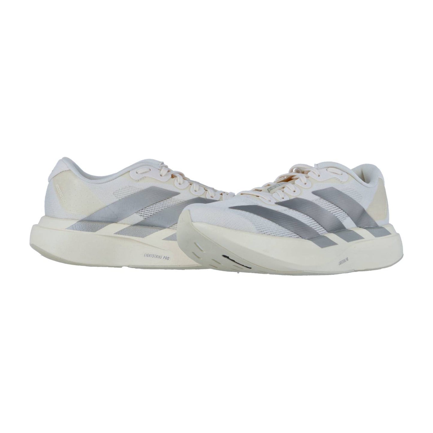 Ein Paar Adidas adizero Evo SL W Damen-Laufschuhe in Weiß mit hellgrauen Streifen und beigen Akzenten, mit einer Lightstrike Pro Zwischensohle, sind nebeneinander auf einem schlichten weißen Hintergrund dargestellt.