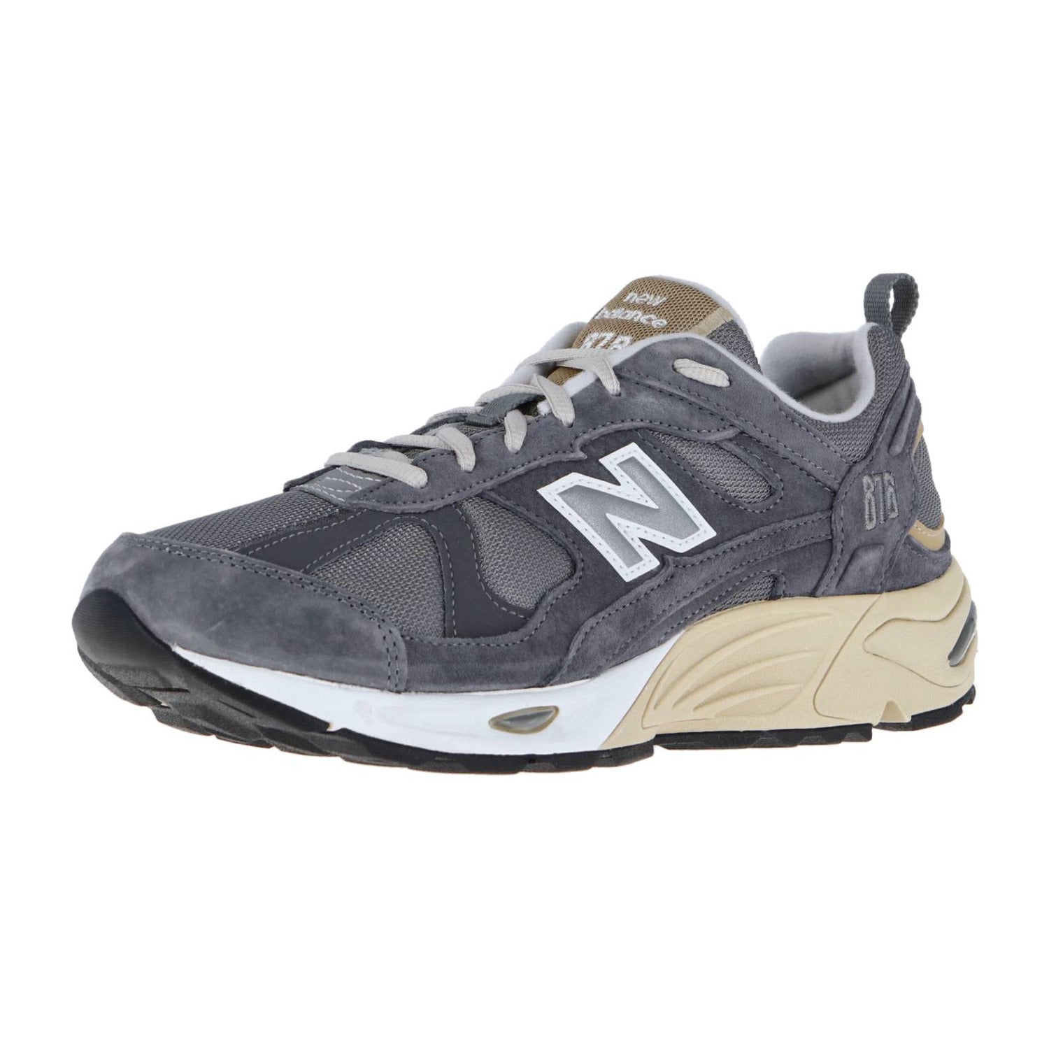 Der New Balance CM878V1 Sneaker in Grau hat ein weißes N-Logo, Mesh- und Wildledereinsätze, eine beigefarbene Zwischensohle mit ABZORB-Dämpfung und eine schwarze Laufsohle, die auf einem weißen Hintergrund für einen klassischen Retro-Look sorgt.