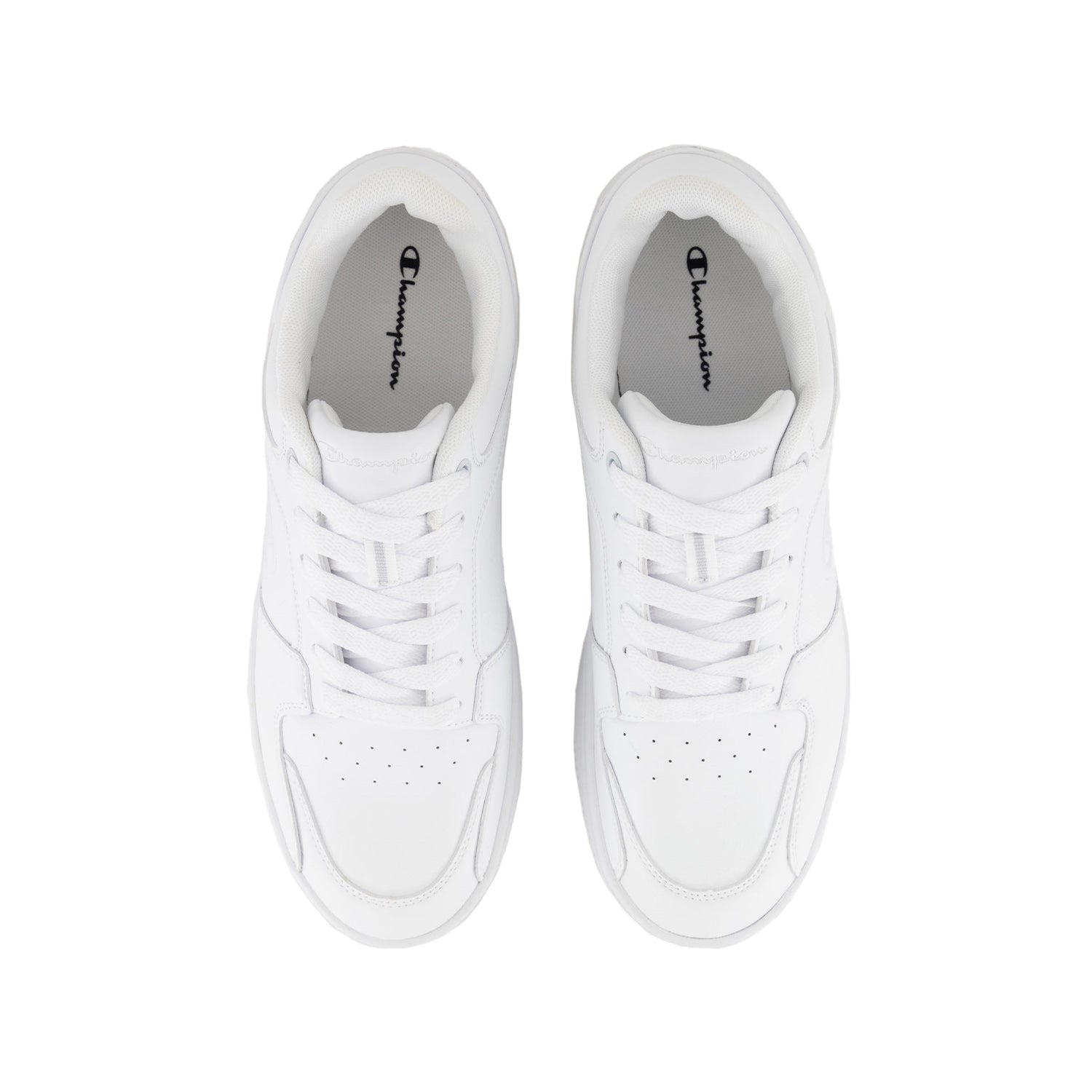 Draufsicht auf Champion RD18 2.0 LOW Weiß MN weiße Schnürsneakers aus Kunstleder und Textil, mit dem Logo auf der Innensohle, dargestellt auf einem schlichten weißen Hintergrund.