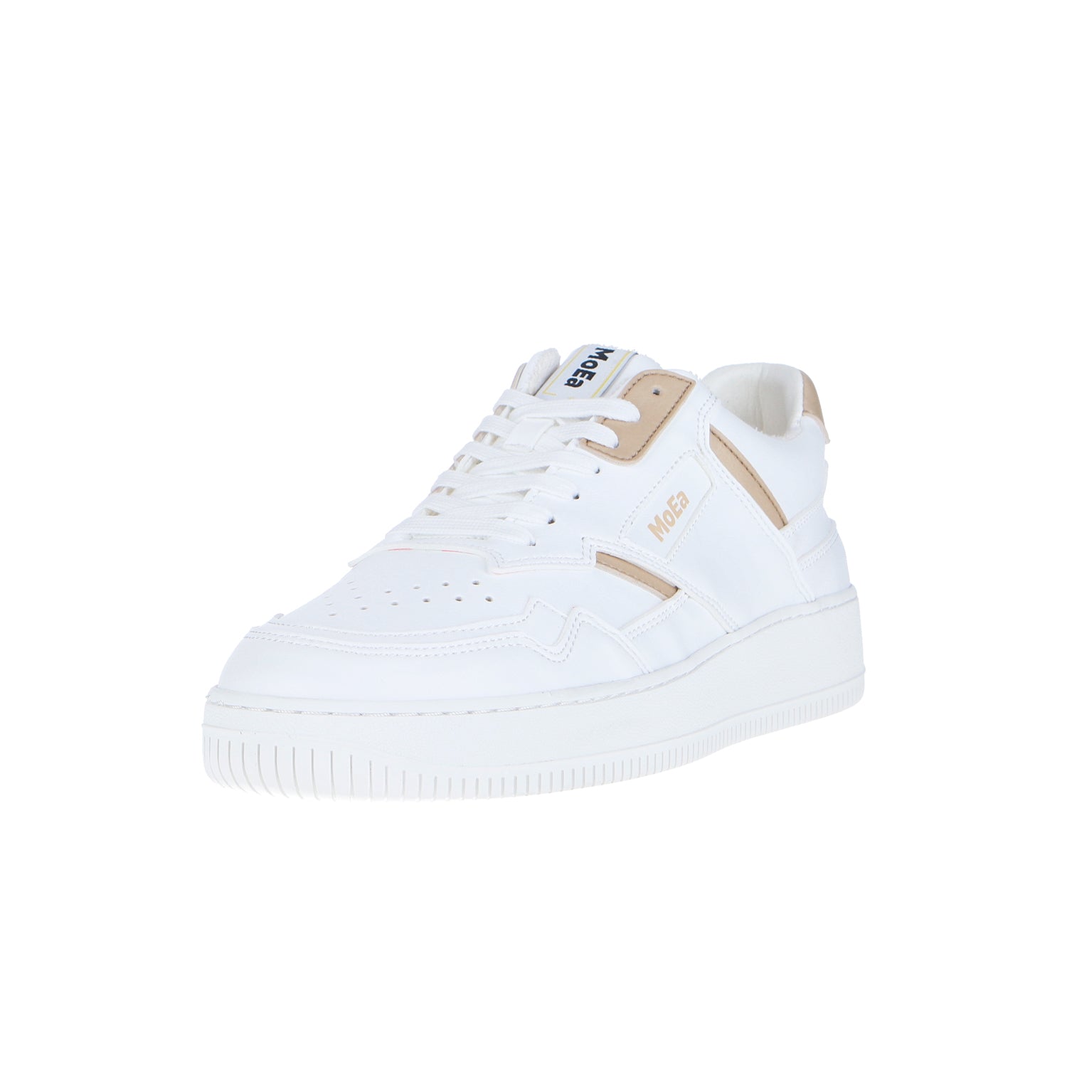 Der MoEa GEN 1 Corn White & Beige ist ein weißer Low-Top-Sneaker mit beigen Akzenten, perforierter Zehenpartie, weißen Schnürsenkeln, dicker Sohle und Branding - gefertigt aus innovativem Maishaut-Biomaterial.