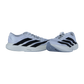 Ein Paar Adidas adizero Evo SL W Laufschuhe für Frauen, in weiß mit schwarzen Streifen und dicken weißen Sohlen, mit Lightstrike Pro Dämpfung, nebeneinander auf einem schlichten weißen Hintergrund gezeigt.