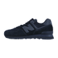 Der New Balance ML574V3 Retro-Sneaker hat ein schwarzes Obermaterial aus Wildleder und Mesh, ein dunkelgraues N-Logo, schwarze Schnürsenkel, ENCAP-Dämpfung und eine strukturierte Sohle, die von der Seite auf einem schlichten weißen Hintergrund gezeigt wird.