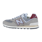 New Balance U574V2 in Grau und Kastanienbraun mit weißen und silbernen Akzenten, Obermaterial aus Mesh und Wildleder, großes N-Logo, gepolsterte ENCAP-Dämpfung-Zwischensohle und schwarze Gummilaufsohle.