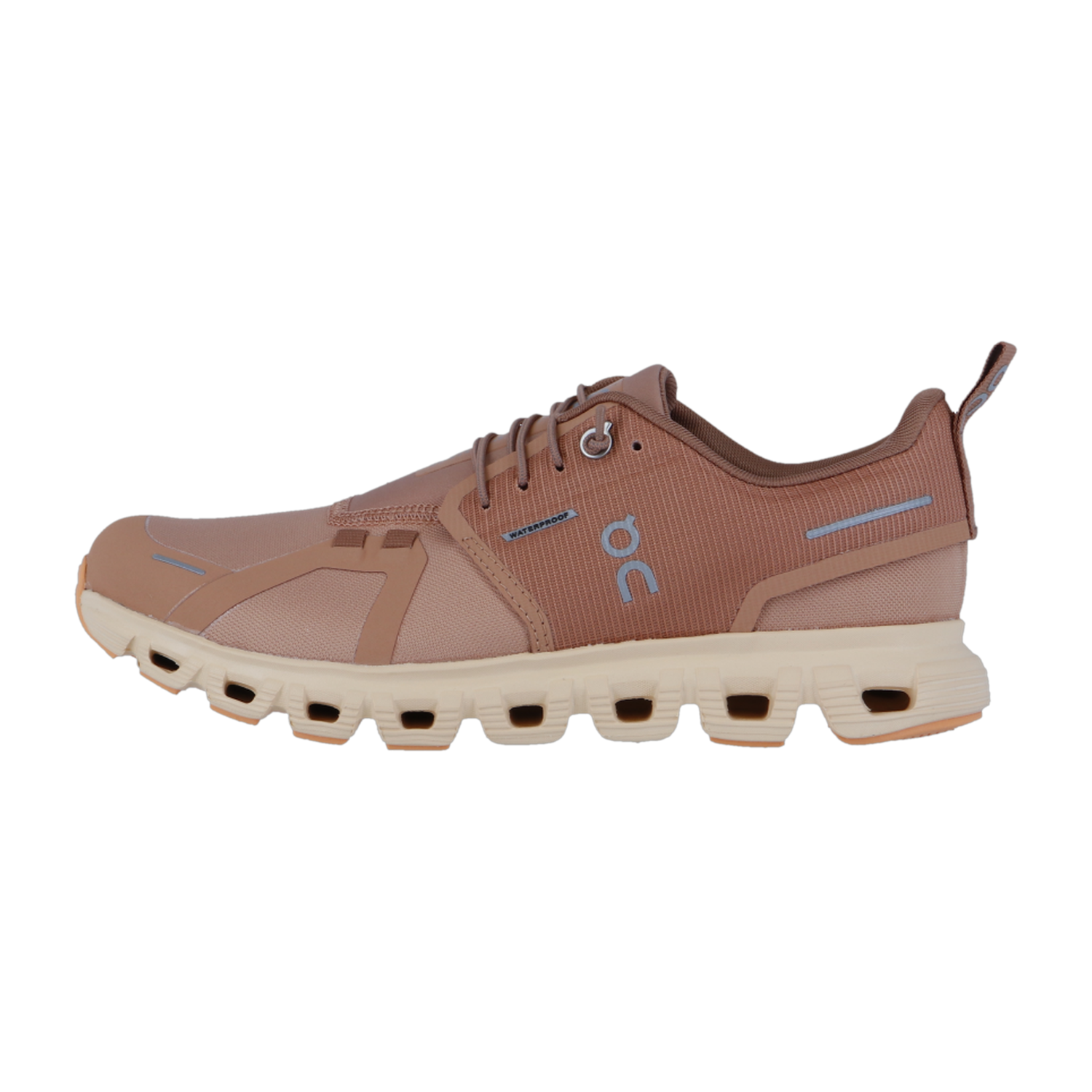 Der On CLOUD 6 WP ist ein rosa-brauner Sportschuh mit cremefarbener CloudTec-Dämpfungssohle, Obermaterial aus Mesh und Synthetik, Schnürung vorne, wasserdichtem Design, tiefen Aussparungen und ON-Logo an der Seite.