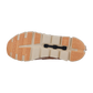 Das Bild zeigt die Außensohle des On CLOUD 6 WP mit einer cremefarbenen CloudTec-Sohle mit orangefarbenen Akzenten im Zehen- und Fersenbereich, einem schwarzen horizontalen Stützbereich in der Mitte und einem markanten Profil.