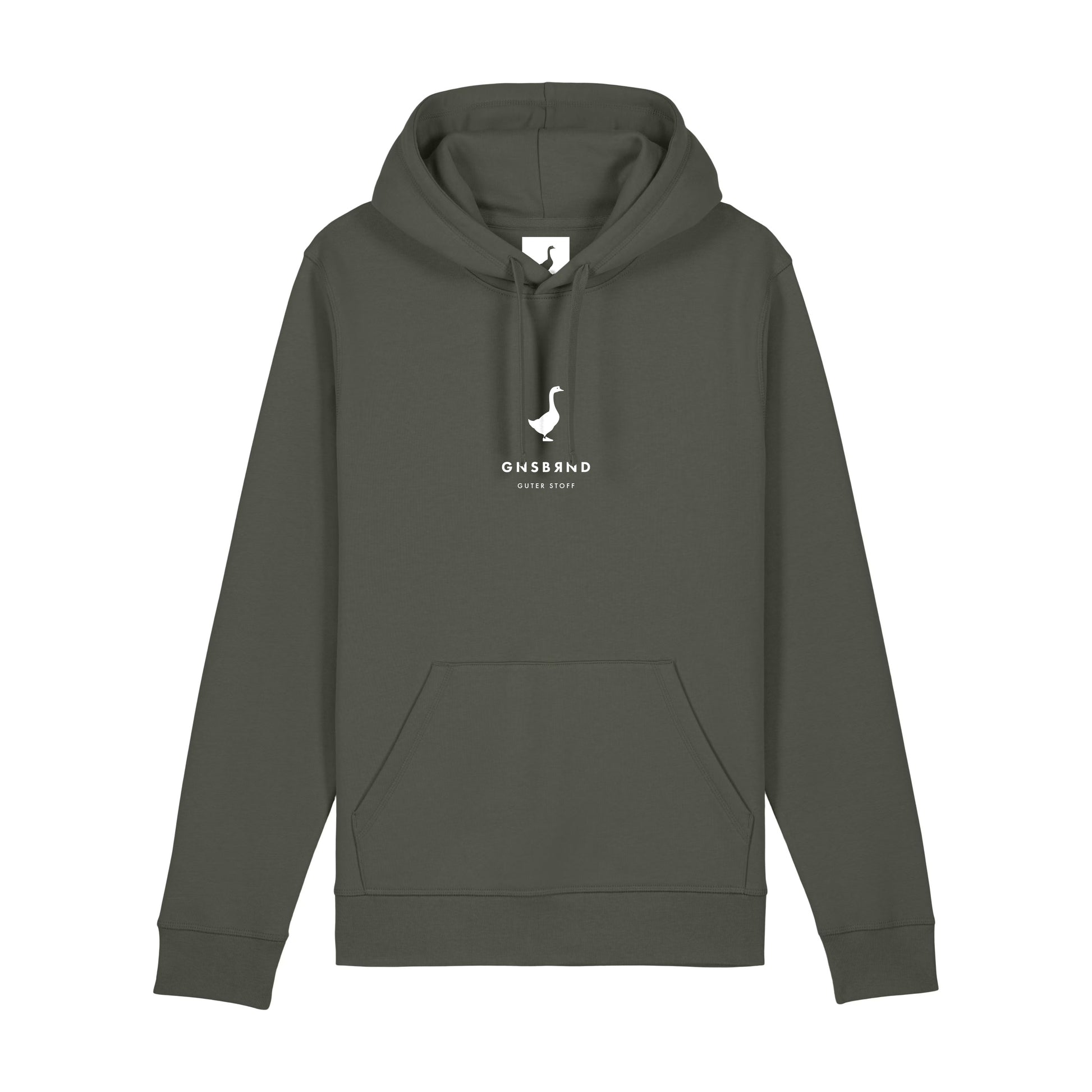 Der Schuettberg Hoodie von Der Stall ist ein dunkelgrünes, khakifarbenes Kapuzensweatshirt mit einer Fronttasche, hergestellt aus Bio Baumwolle und recyceltem Polyester, mit einem kleinen weißen Tierlogo und dem Text "ONS BAND OUTER STORY" auf der Brust.