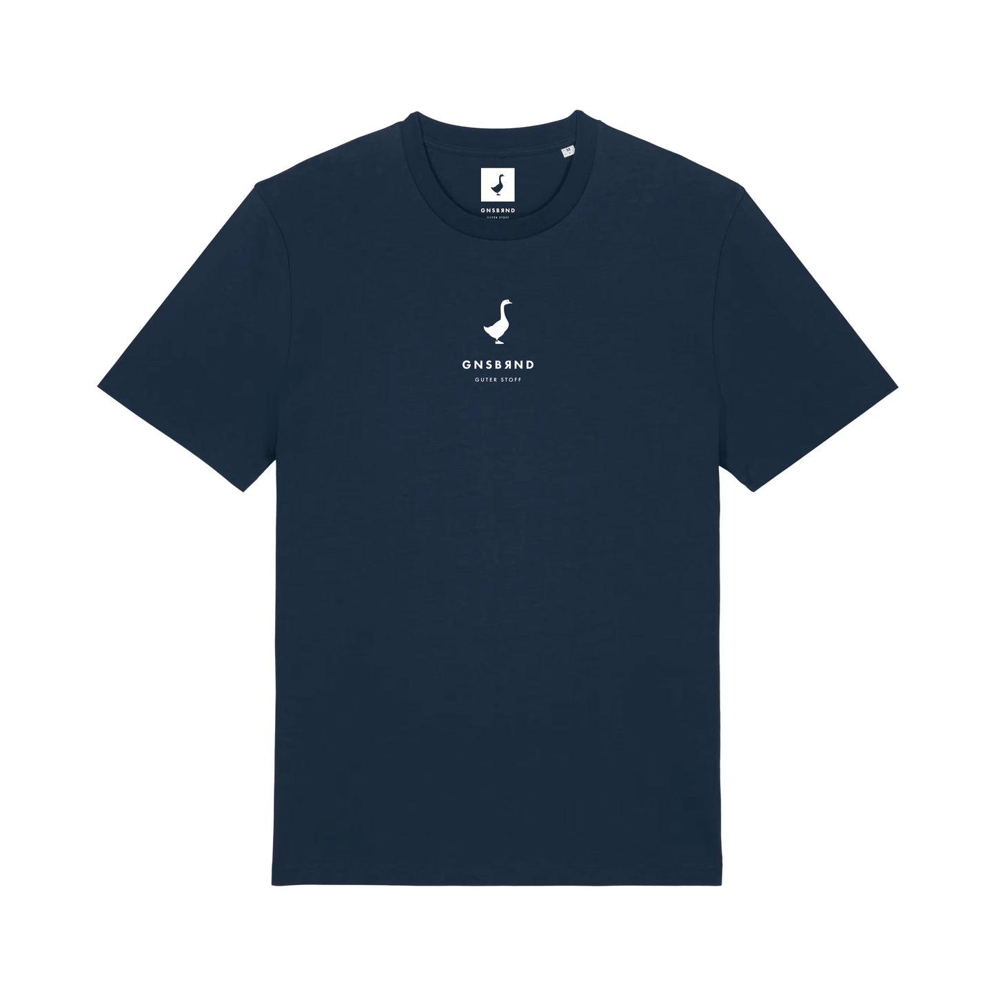 Das GNSBRND Liebesdorf Shirt ist ein schlichtes, marineblaues T-Shirt aus Bio-Baumwolle mit einem kleinen, weißen Seepferdchen-Logo und dem Schriftzug "GNS&ND" und "ESTD 2020" mittig auf der Brust. Klassische Unisex-Passform für täglichen Komfort.