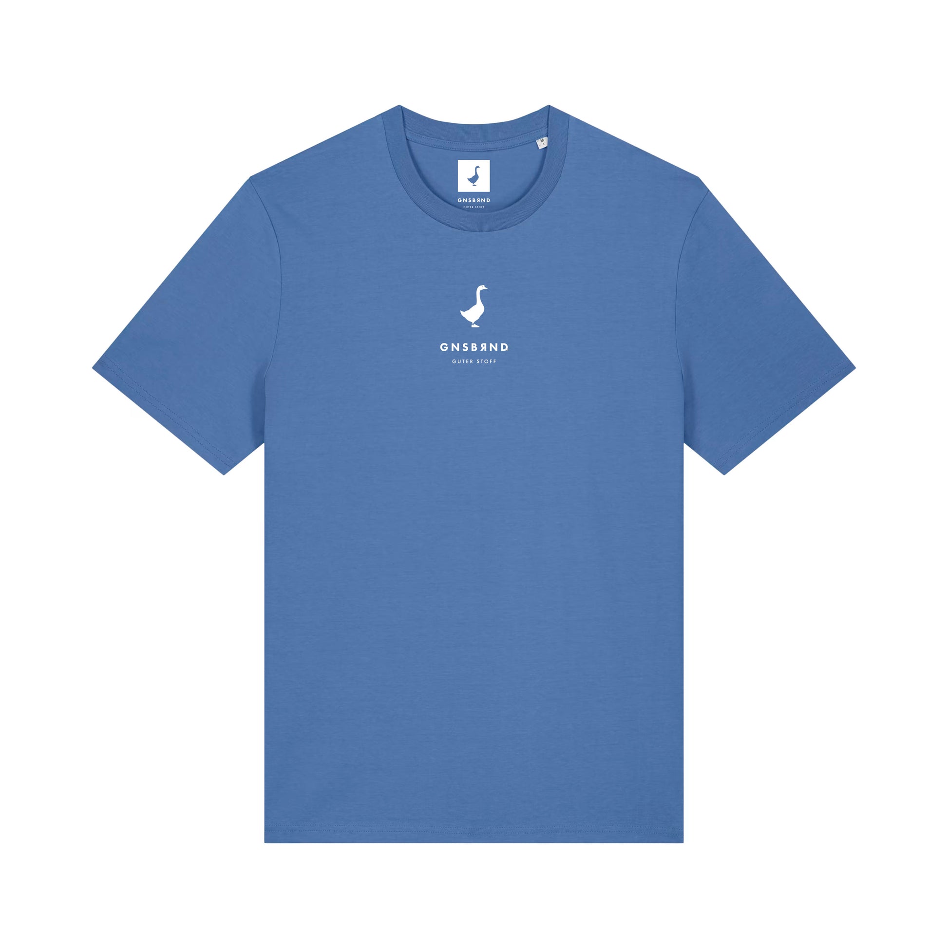 Das Liebesdorf Shirt von GNSBRND ist ein blaues Kurzarm-T-Shirt aus Bio-Baumwolle mit einem kleinen weißen Logo und ONS&OND-Text auf der Brust sowie "EST. 2022" unter einem minimalistischen weißen Seepferdchen. Klassische Unisex-Passform, flach auf weißem Hintergrund abgebildet.