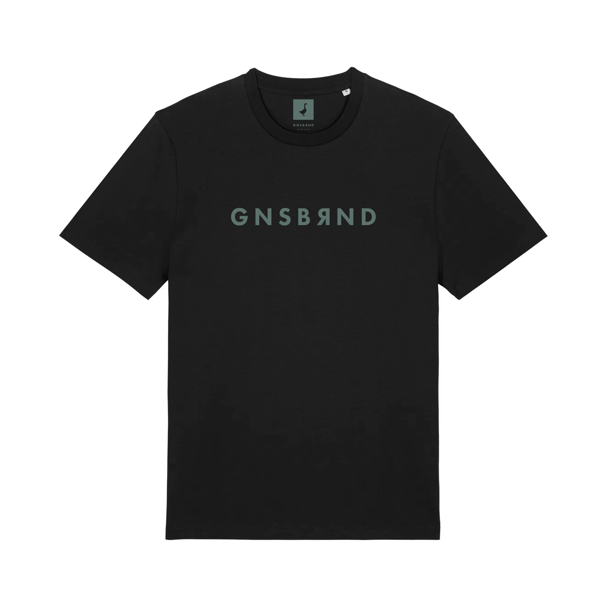 Das Seibotenberg Shirt von GNSBRND ist ein schwarzes Unisex-T-Shirt aus weicher Bio-Baumwolle mit dem GNSBRND-Logo in minimalistischen, gedämpften grünen Großbuchstaben auf der Brust.