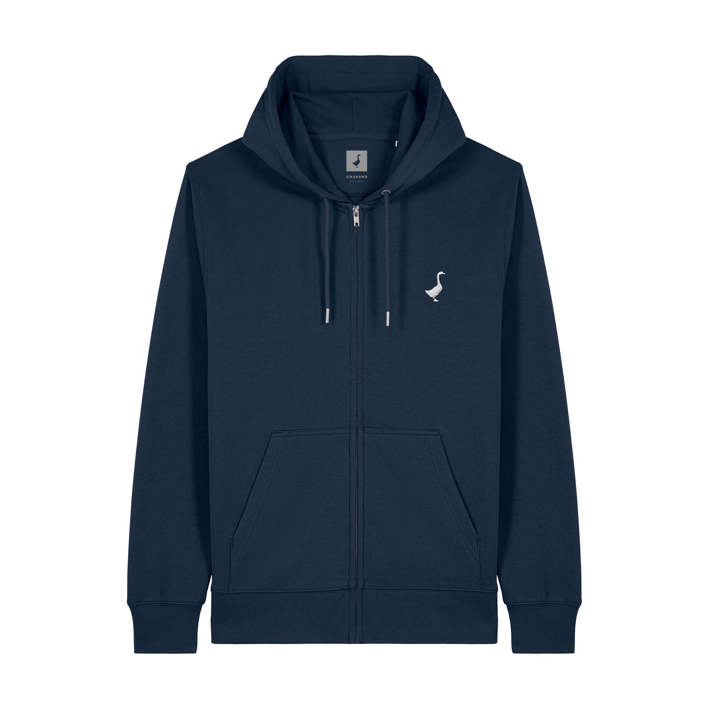 Die GNSBRND Goldbach Zip ist eine navyblaue Unisex-Jacke aus Bio-Baumwolle mit einer Kapuze mit Kordelzug, Vordertaschen und einem kleinen weißen Vogellogo auf der linken Brust. Abgebildet flach auf weißem Hintergrund.