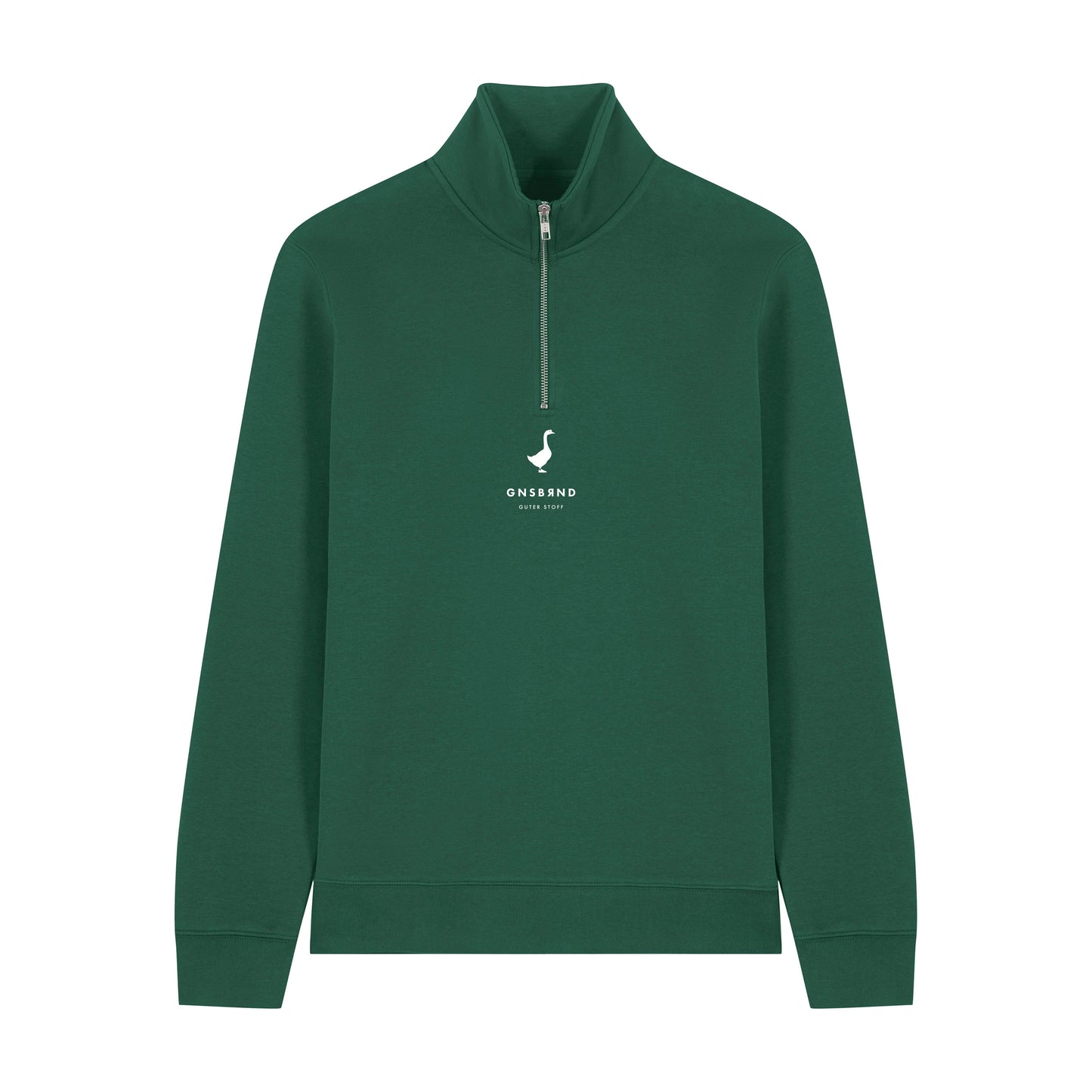 Das Weipertshofen Halfzip von Der Stall ist ein waldgrünes Sweatshirt mit Viertelreißverschluss, Stehkragen, kurzem Frontreißverschluss und kleinem weißen ONS&ND Since 2013 Logo auf der Brust, hergestellt aus recyceltem Polyester.