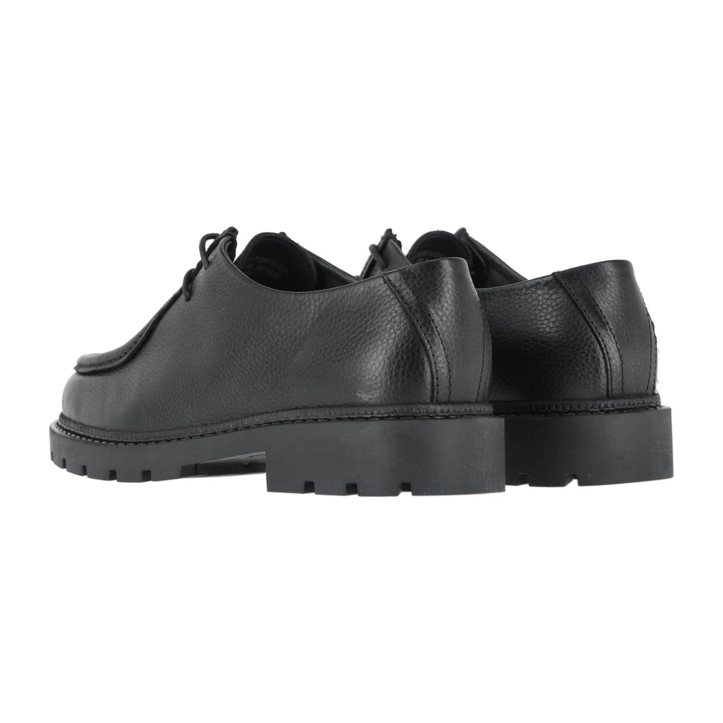 Ein Paar schwarze BIAJEFF-Schnürschuhe von BIANCO mit strukturiertem Obermaterial und dicken, robusten Gummisohlen. Diese eleganten Damenschuhe sind angewinkelt, um die Rück- und Seitenansicht zu zeigen.