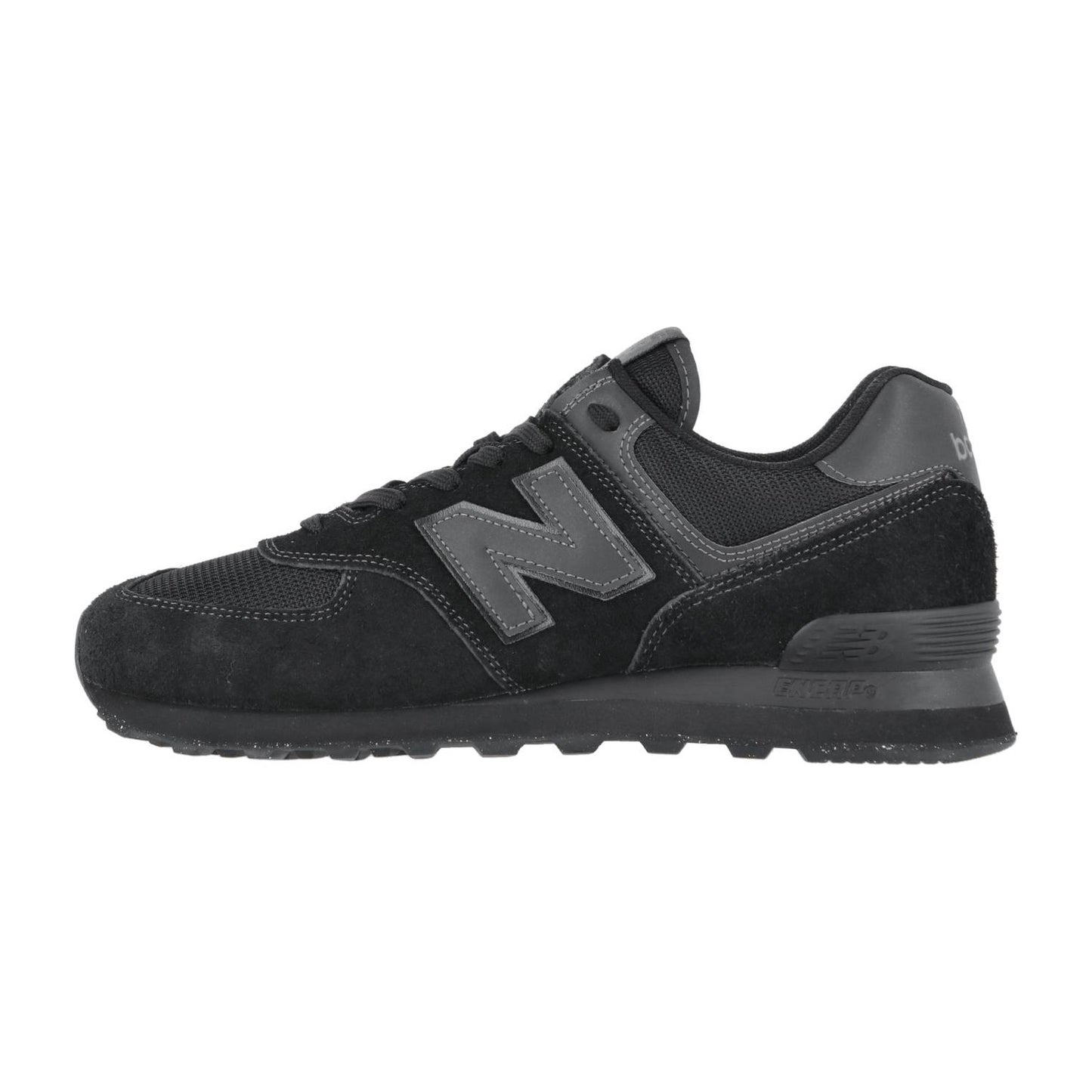 Der New Balance ML574V3 ist ein schwarzer Retro-Sneaker mit grauem N-Logo, gefertigt aus Wildleder und Mesh, mit ENCAP-Dämpfung und einer strukturierten Gummisohle.